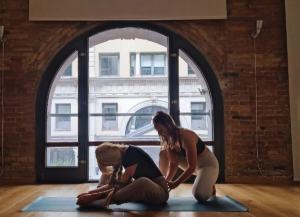 «Renewal Workshop: Yin Yoga & Thai massage experience» con Justine & Bety